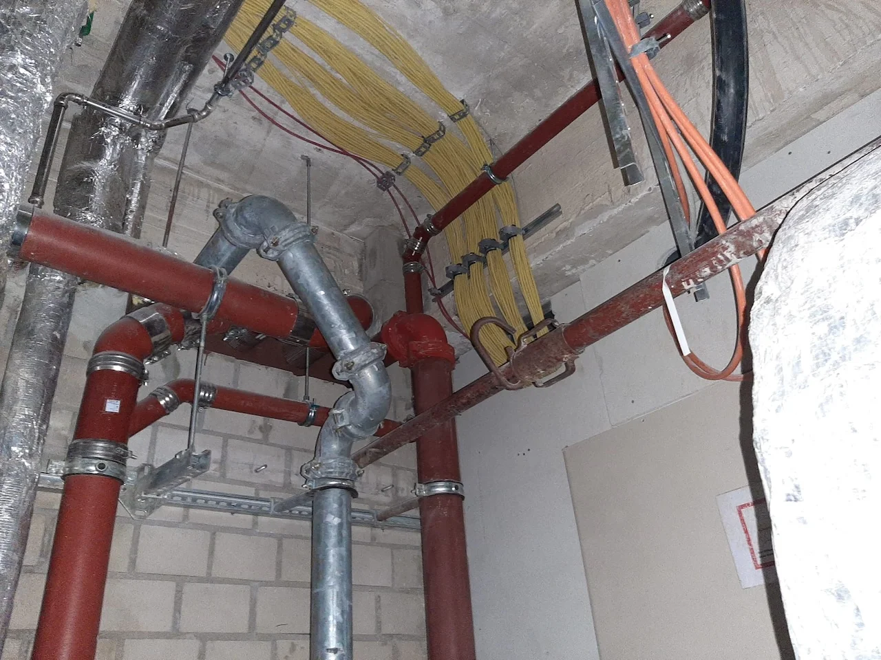 BALOGH Verkabelung&Montage-Service - Kabelanlagen/RohreLOGH Verkabelung&Montage-Service - Kabelsystem/Rohr